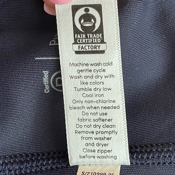 Athleta Navy legging with pockets - Picture 13 of 16